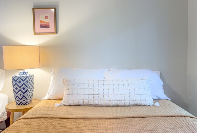 Building Photo - 2415 The Haul Over