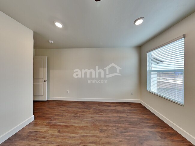 Building Photo - 6505 E Paseo Alga