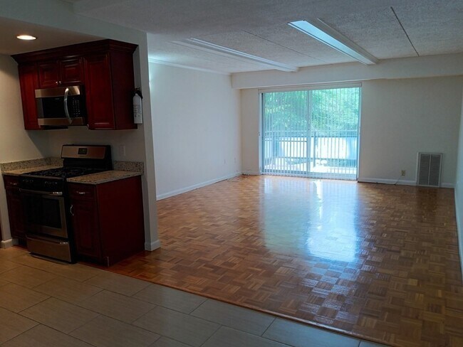 Livingroom - 55 Broadlawn Park
