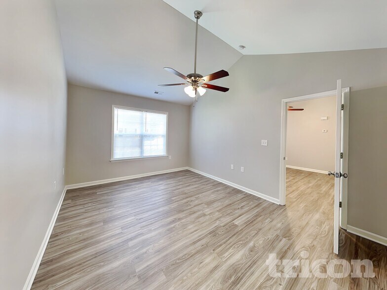 Building Photo - 310 Dexter Pl