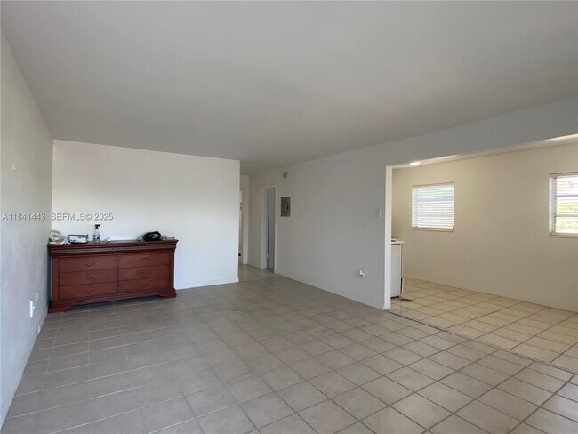 Building Photo - 15600 NE 6th Ave