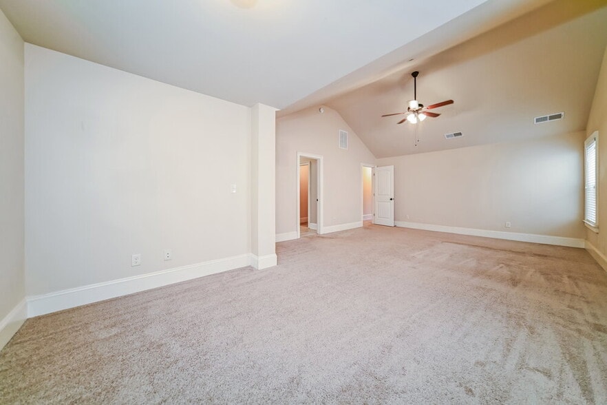 Building Photo - 129 Covington Terrace