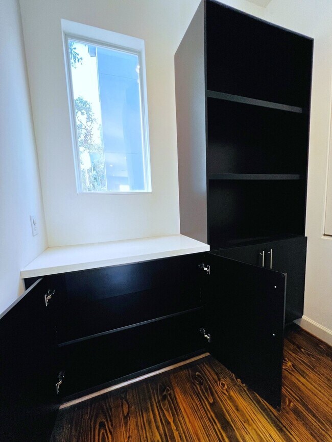 Building Photo - 1524 Blodgett St