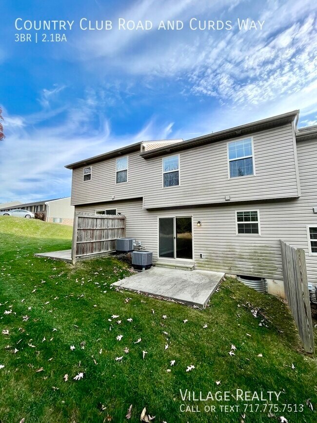 Building Photo - 705 Country Club Rd