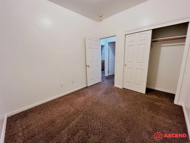 Building Photo - 531 Yellow Meadow Ct
