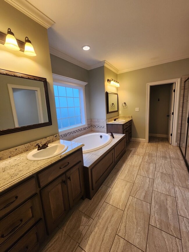 Building Photo - $500 Move-in Discount! Southern Comfort Living: Your Dream Rental Home in Valdosta, Georgia