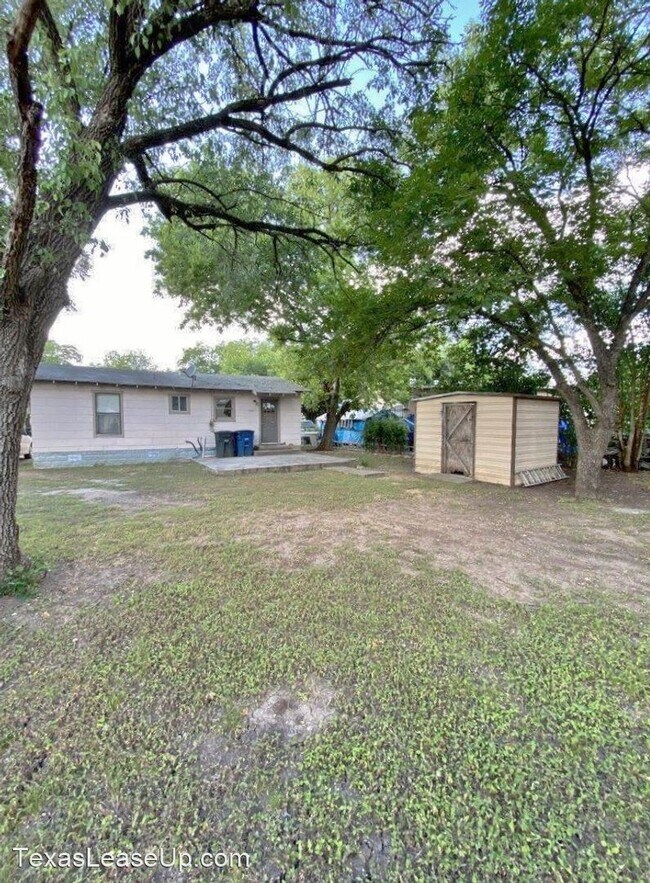 Building Photo - 2 br, 1 bath House - 2031 Katy St