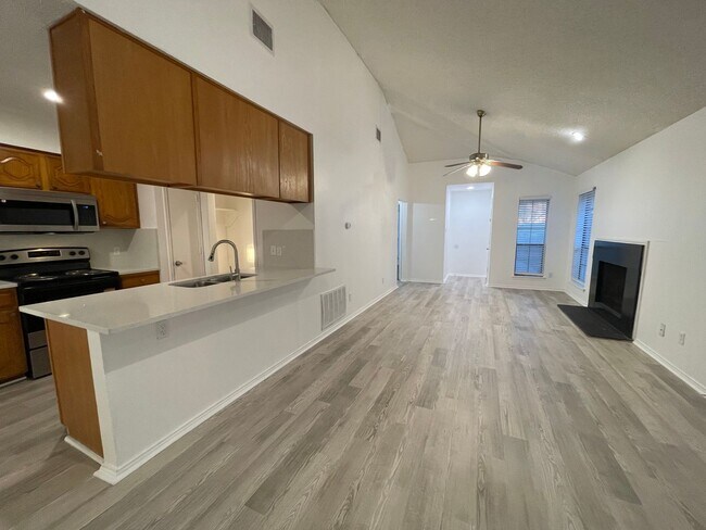 Building Photo - 2422-2424 Sherry Street