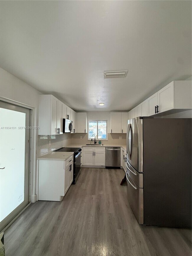 Building Photo - 1055 NW 34th Ave