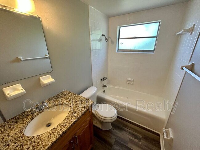 Building Photo - 1016 E Seneca Ave