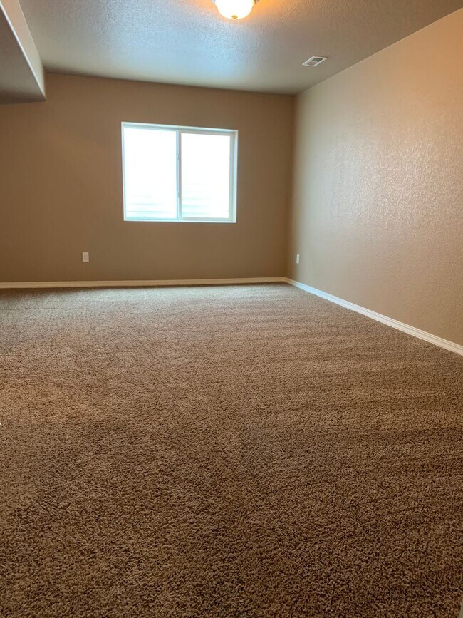 Building Photo - 1004 Diamond Rim Dr