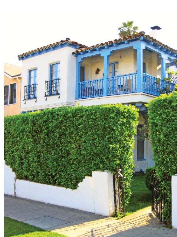 Building Photo - 1405 N Hobart Blvd