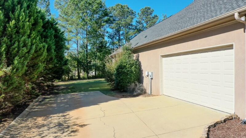 Building Photo - 2025 Keystone Dr