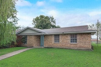 Building Photo - 2529 Belhaven Dr