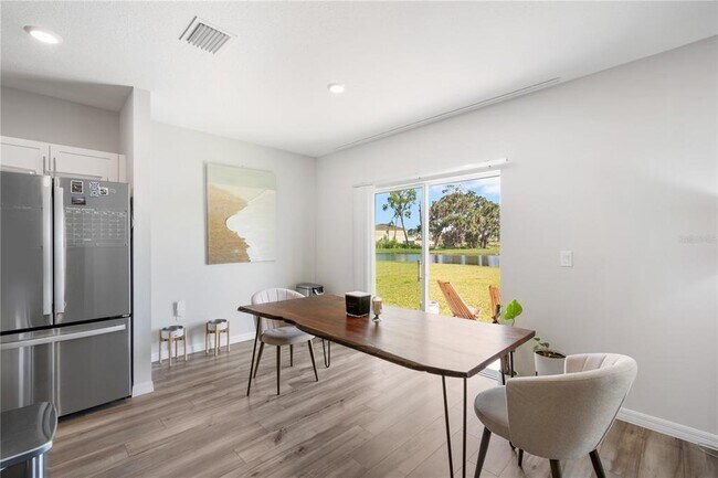 Building Photo - 14884 Summer Br Dr