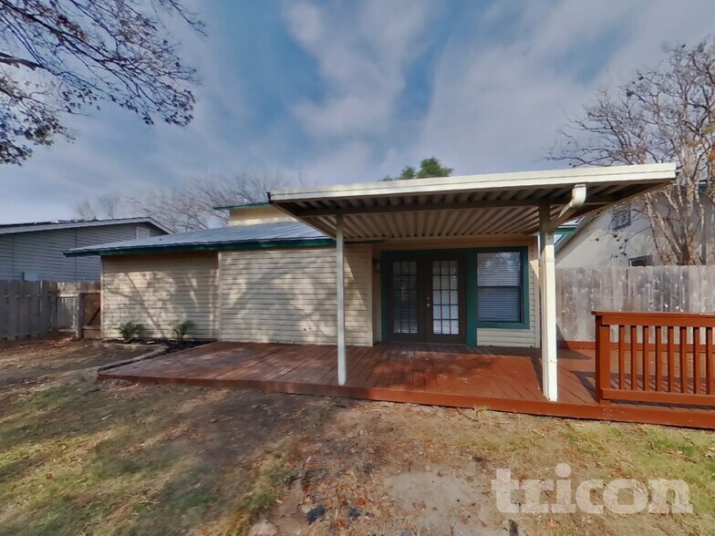 Building Photo - 6934 Sunshine Tree Dr