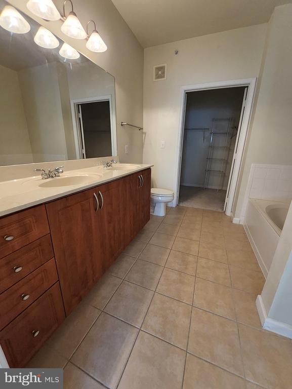 Building Photo - 12957 Centre Park Cir