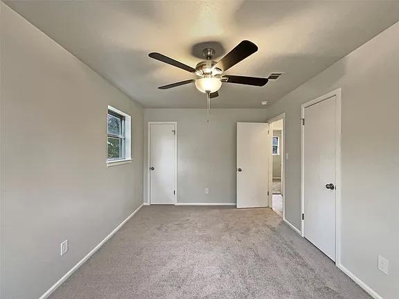 Building Photo - MOVE IN READY