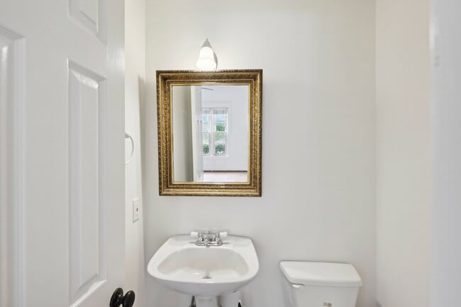 Building Photo - 439 Grant St SE