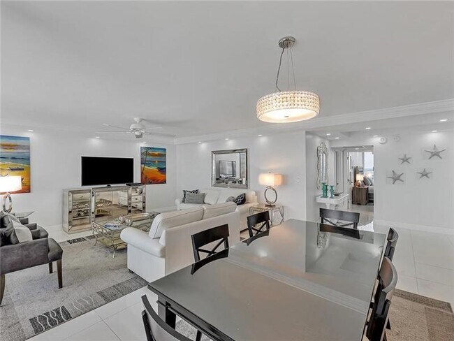 Building Photo - 4280 Galt Ocean Dr