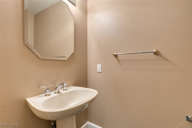 Building Photo - 174 Buena Ct