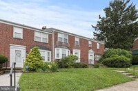 Building Photo - 324 Small Ct