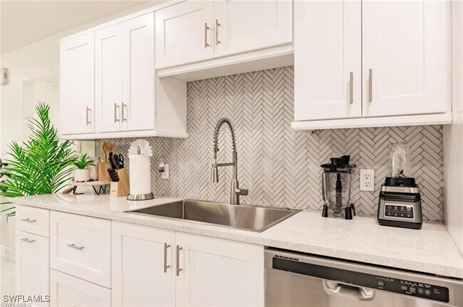 Building Photo - 96 Wickliffe Dr