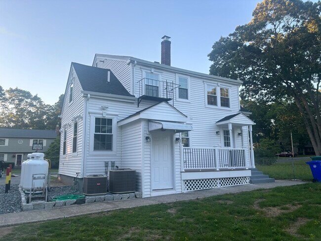 Building Photo - 96 Walnut Ln