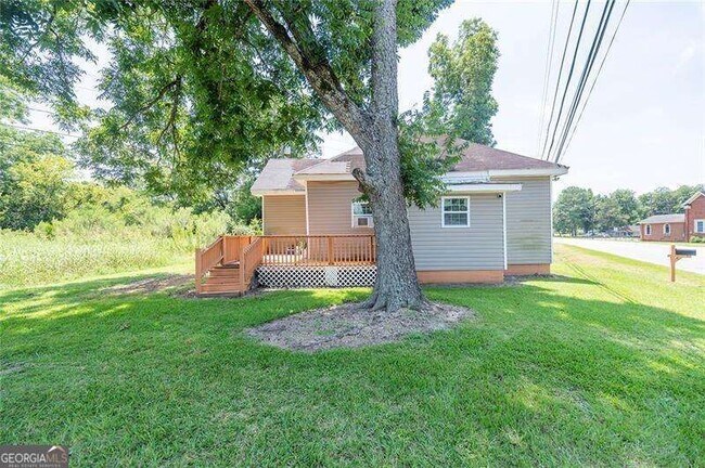 Building Photo - 823 Cooper Dr NE