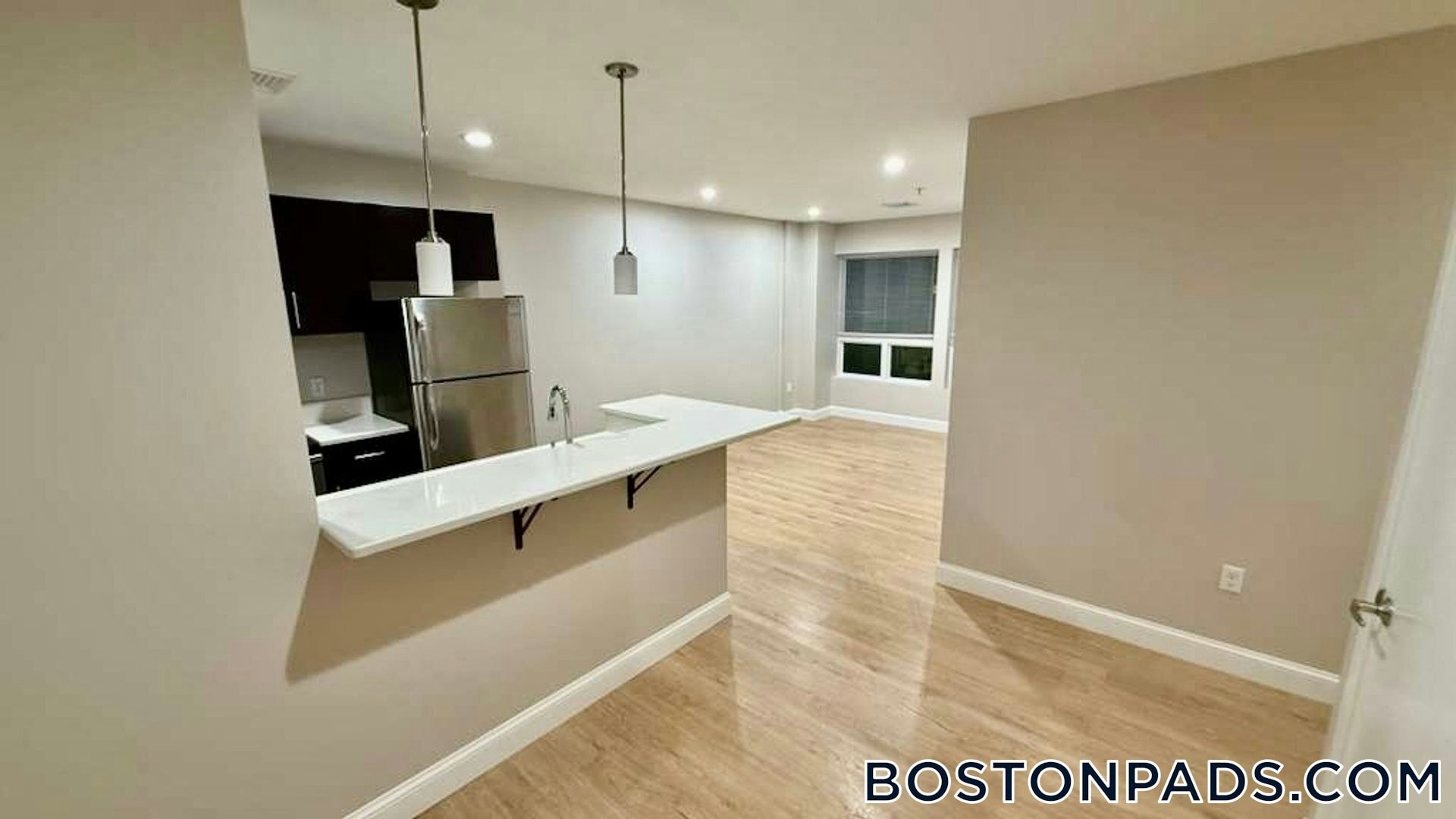 Building Photo - 75 S Main St