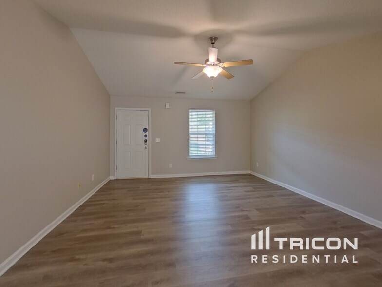 Building Photo - 6 Alderwood Ct