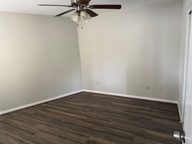 Building Photo - 6107 Snug Harbor Blvd