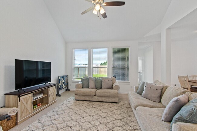 Building Photo - 12335 Summerbrook Dr