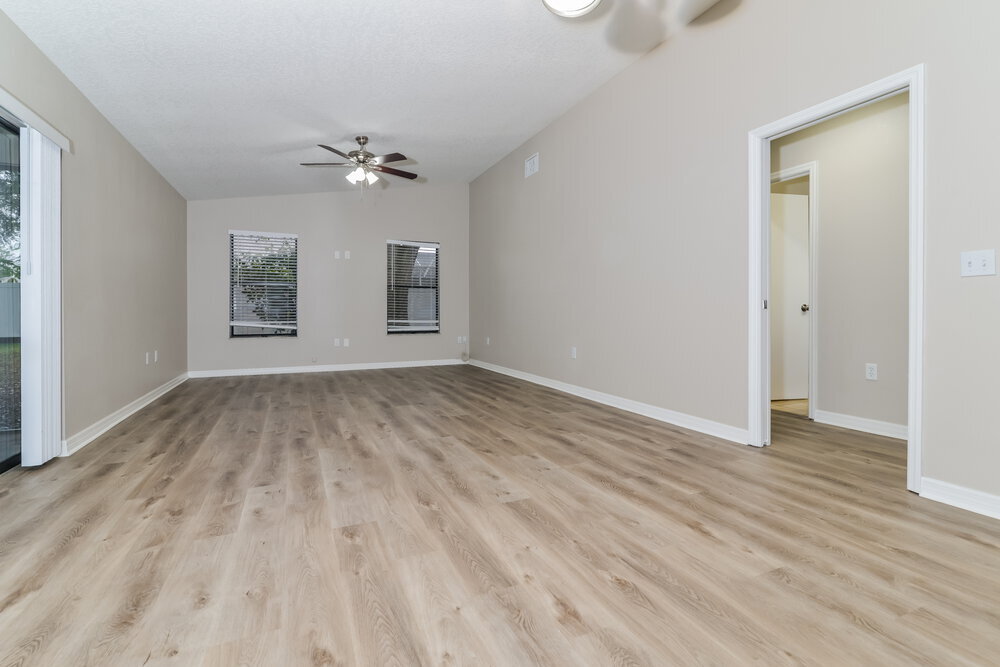 Building Photo - 336 Shorewood Dr