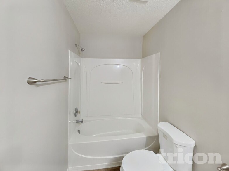 Building Photo - 933 Mailwood Dr