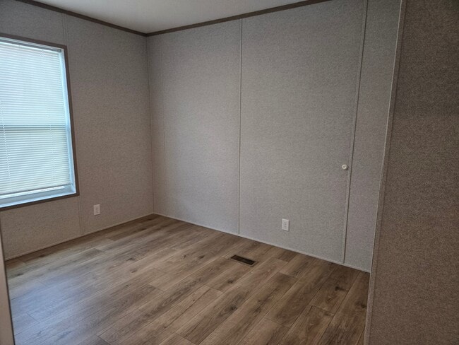 Building Photo - 2121 Panhandle Rd