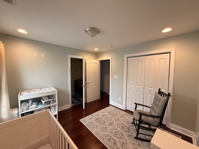 Building Photo - 704 Stagecoach Dr