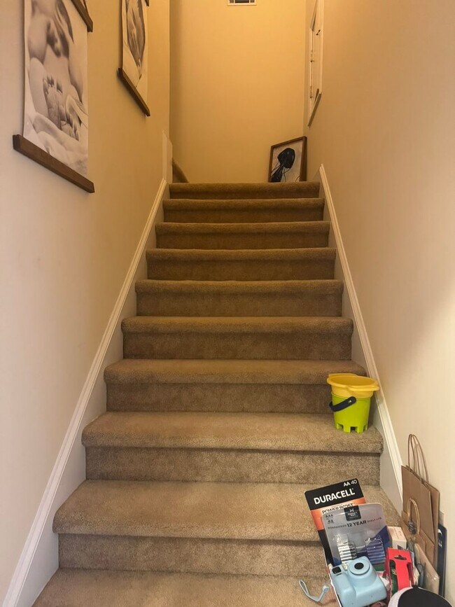 Building Photo - 3BR Beauty on the Eastside!