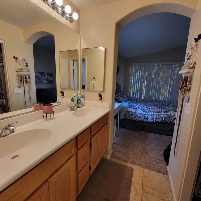 Building Photo - MOVE-IN SPECIAL $500 OFF! Otay Ranch - Gorgeous 2 Bed/2 Bath Condo with Garage