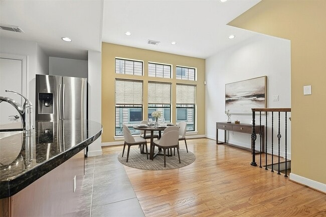 Building Photo - 1719 Welch St