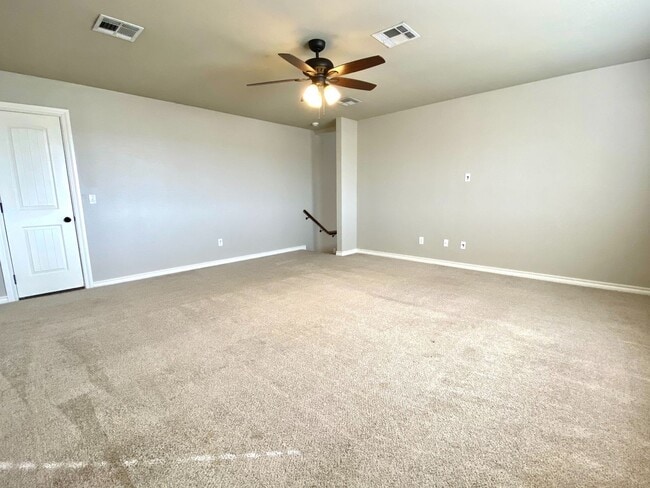 Building Photo - 3 Bed, 3 Bath With Bonus Room in Deer Creek Schools