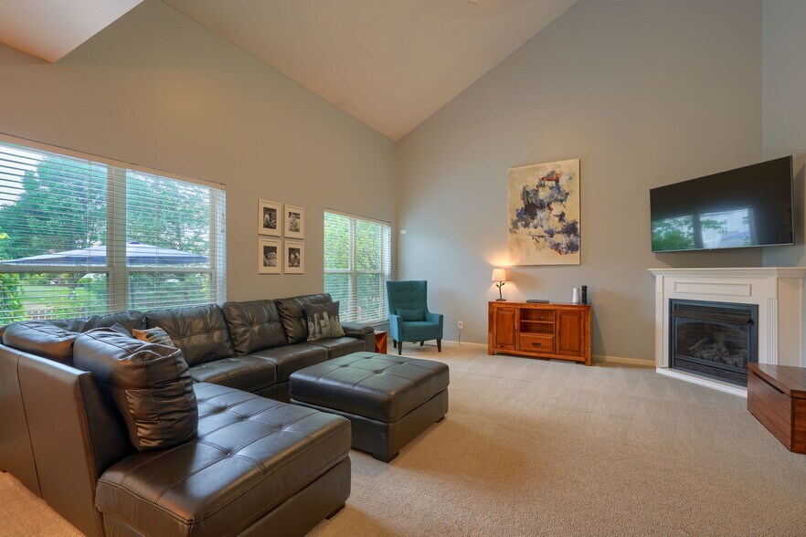 Building Photo - 6850 Fox Run Dr