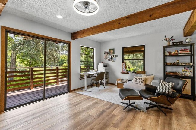 Building Photo - 4925 Hamilton Rd