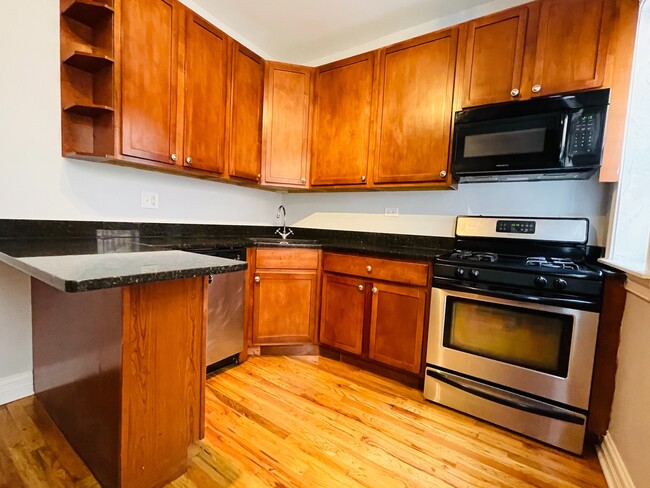 Building Photo - 7328 N Damen Ave