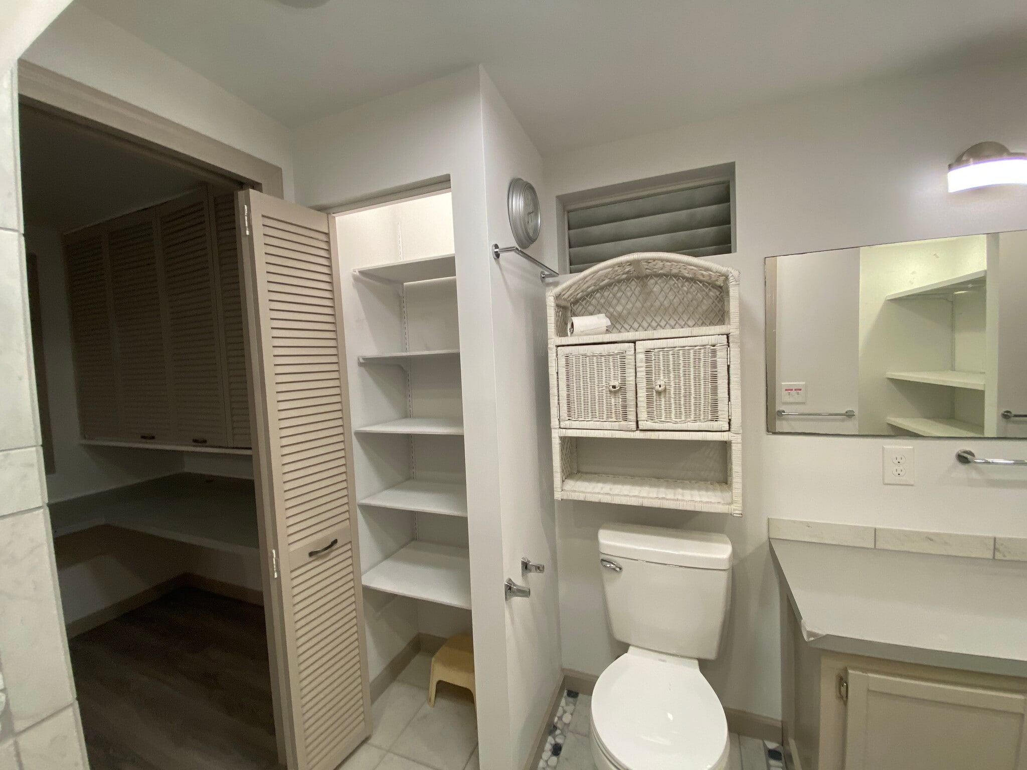 Master bath linen closet. - 3716 Claudine St