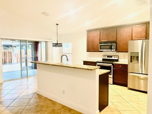 Building Photo - 9553 Seaspray Dr