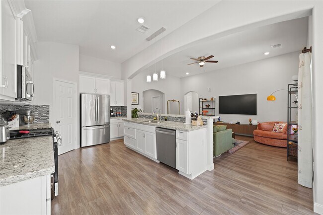 Building Photo - 5602 Belmark St