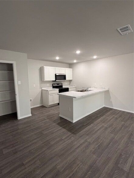 Building Photo - 126 Levi Dr