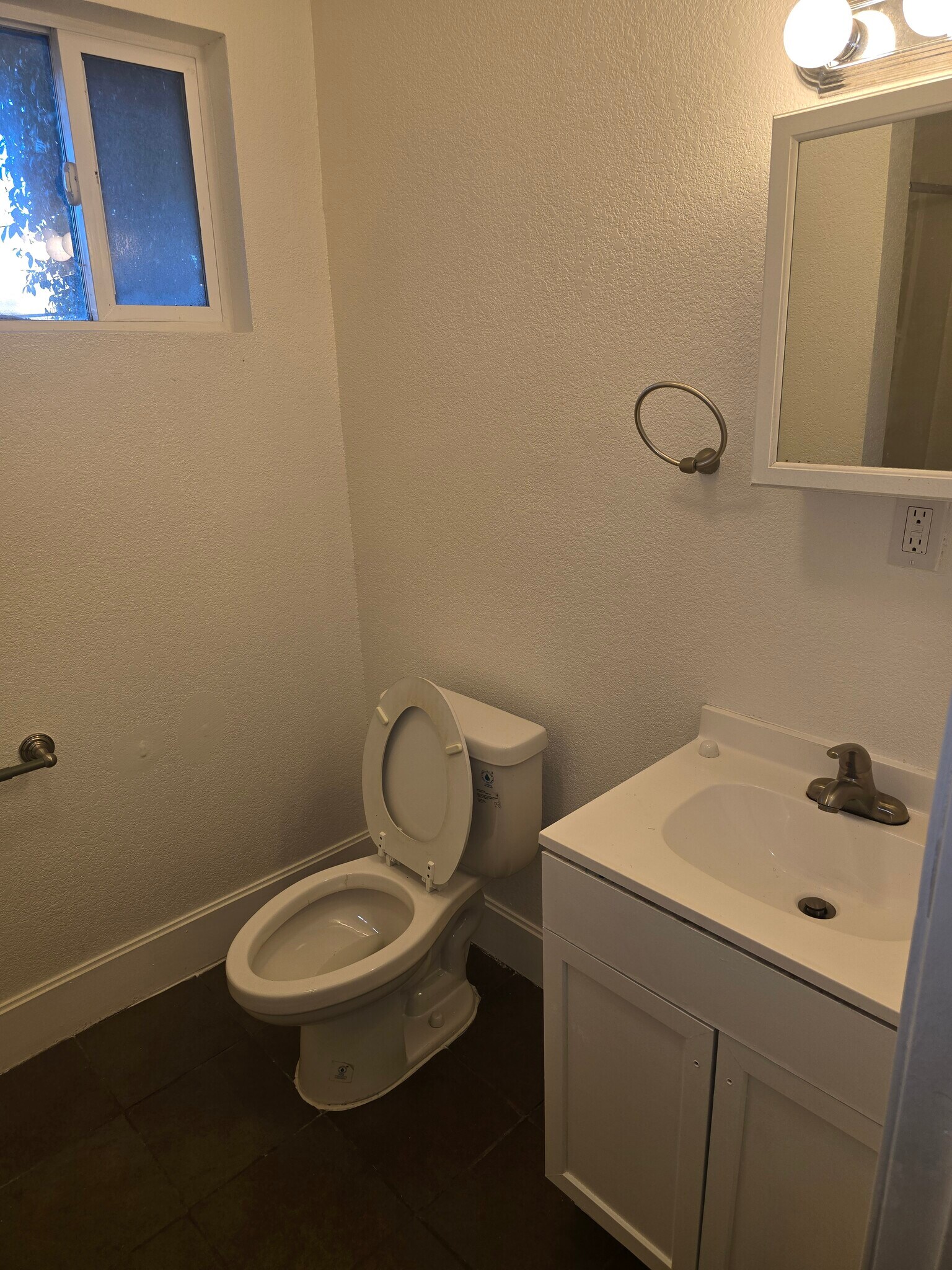 Building Photo - 6410 10th Ave