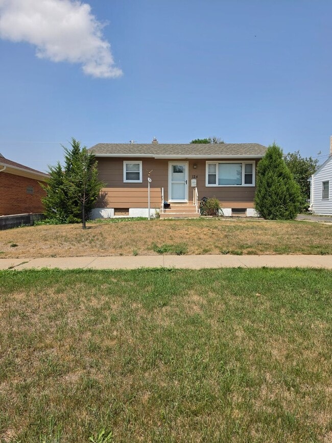 Building Photo - Centrally Located Three-Bedroom, Two-Bathroom House for Rent!